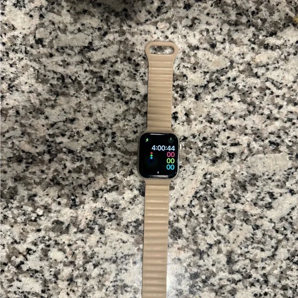 Apple Watch SE 44mm aluminum - Picture 2 of 4